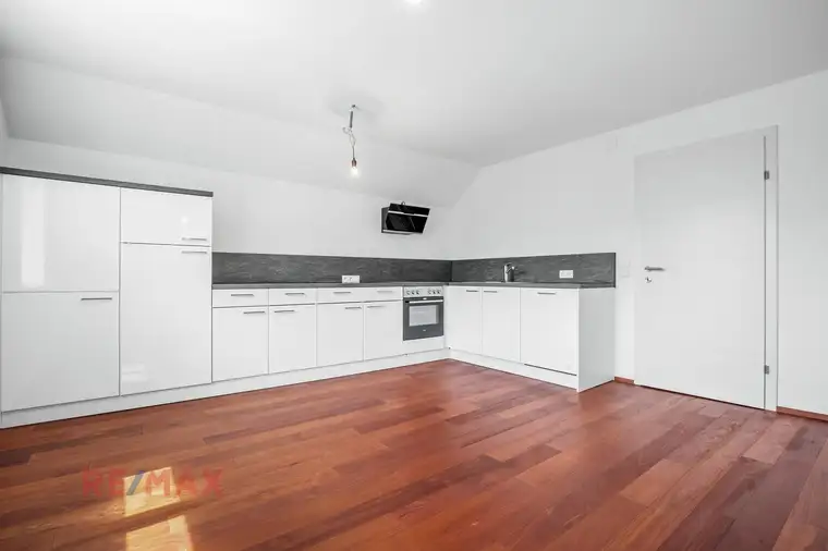 Erstbezug nach Sanierung - Große 3-Zimmer-Wohnung in Grenznähe