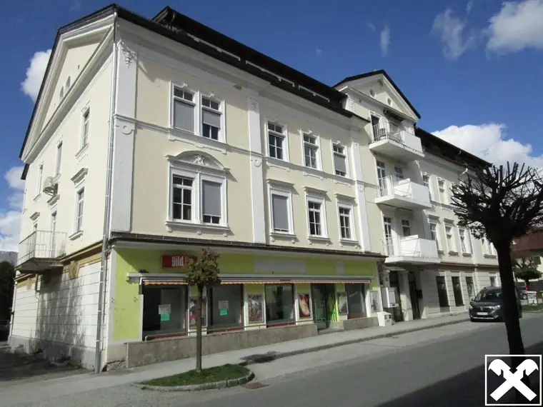Helle Dachgeschosswohnung in Zentrumsnähe
