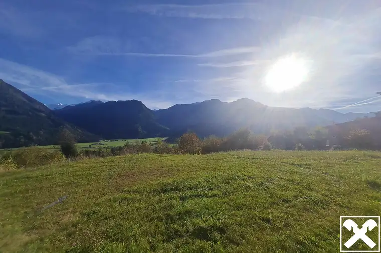 Traumgrundstück in unverbaubarer Lage am Sonnenhang