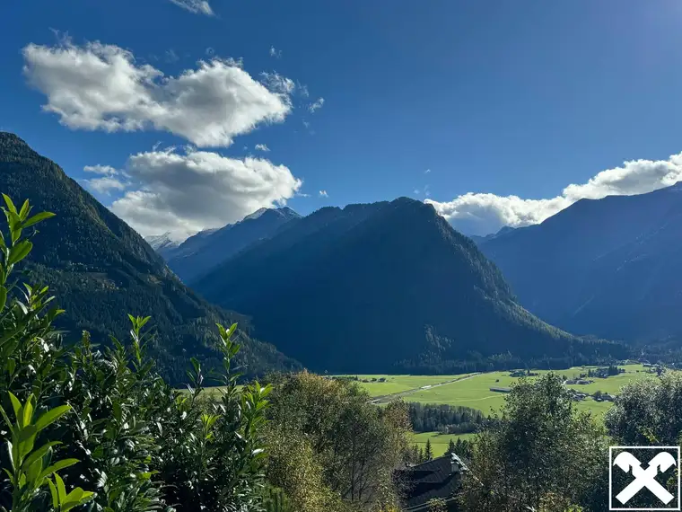 Sonniges Baugrundstück mit Venedigerblick