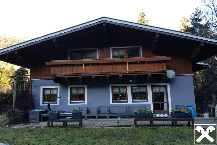 Einfamilienhaus mit großem Garten