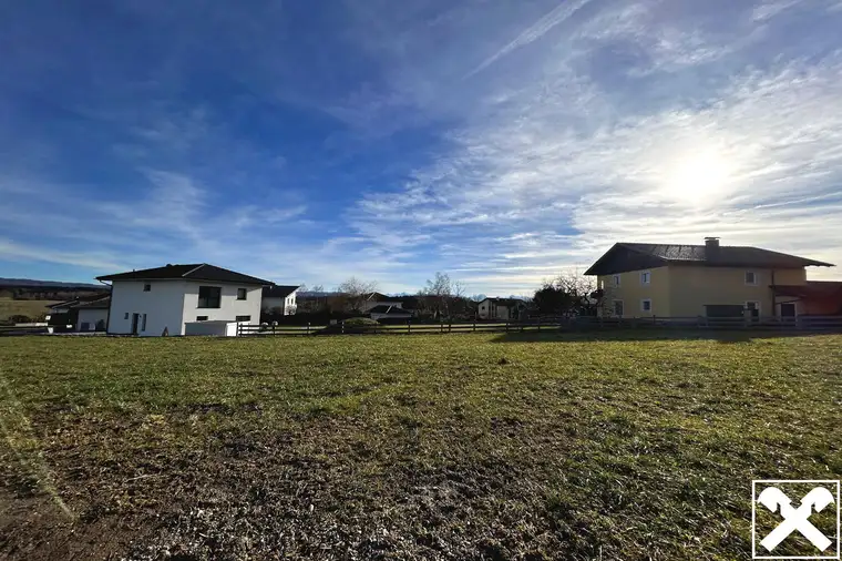 Sonniges Grundstück in Holzhausen
