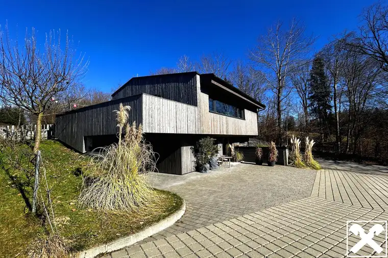 BAURECHT: Modernes Einfamilienhaus mit Ausblick