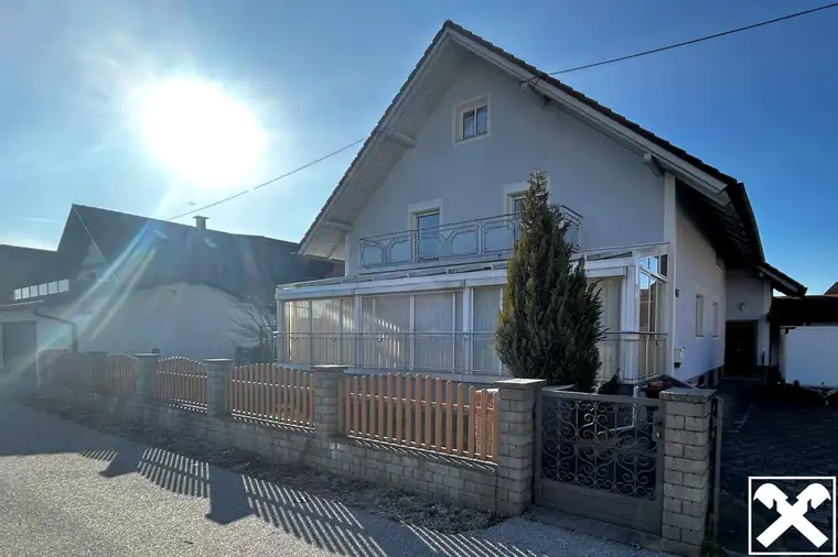 Einfamilienhaus mit großem Garten