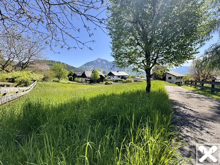 Großzügiger Baugrund mit See- und Bergpanorama