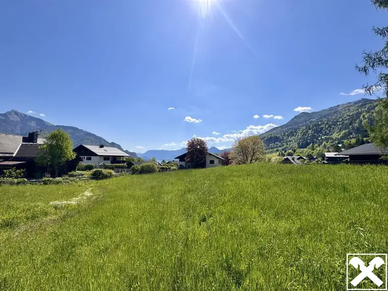 Großzügiger Baugrund mit See- und Bergpanorama