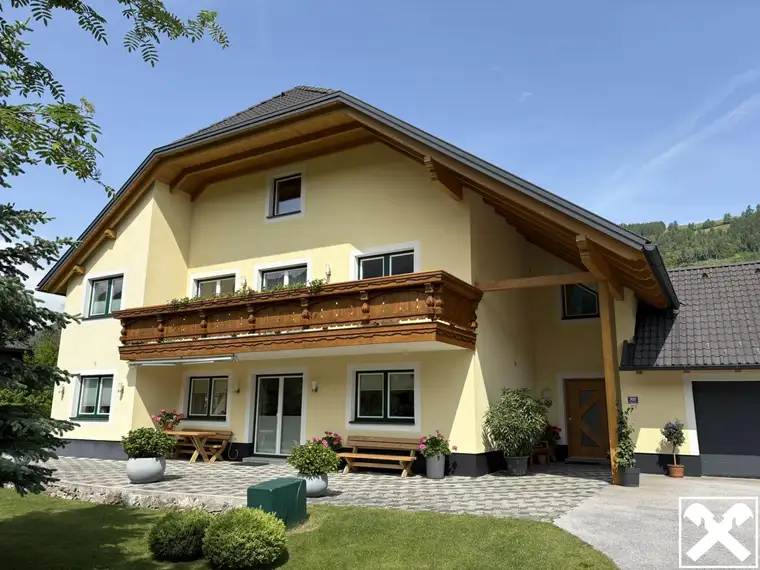 Zweifamilienhaus - Wohnglück im Grünen