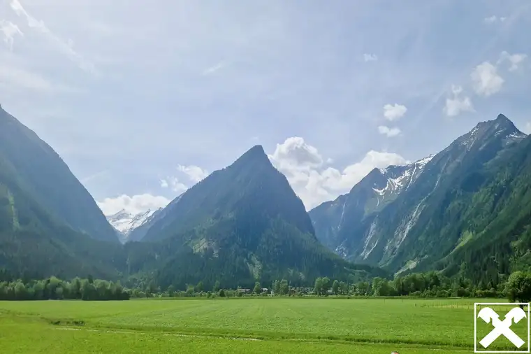 Sonniges Baugrundstück mit Blick auf den Großvenediger