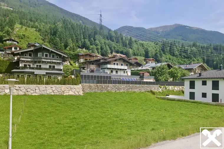 Sonniges Baugrundstück mit Blick auf den Großvenediger