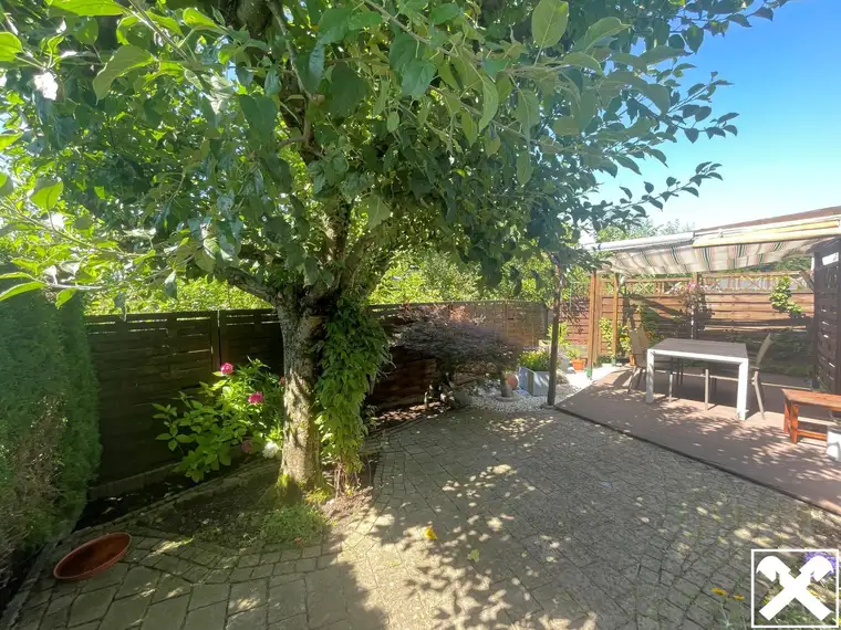 3-Zimmer-Wohnung mit Gartenanteil und Garage