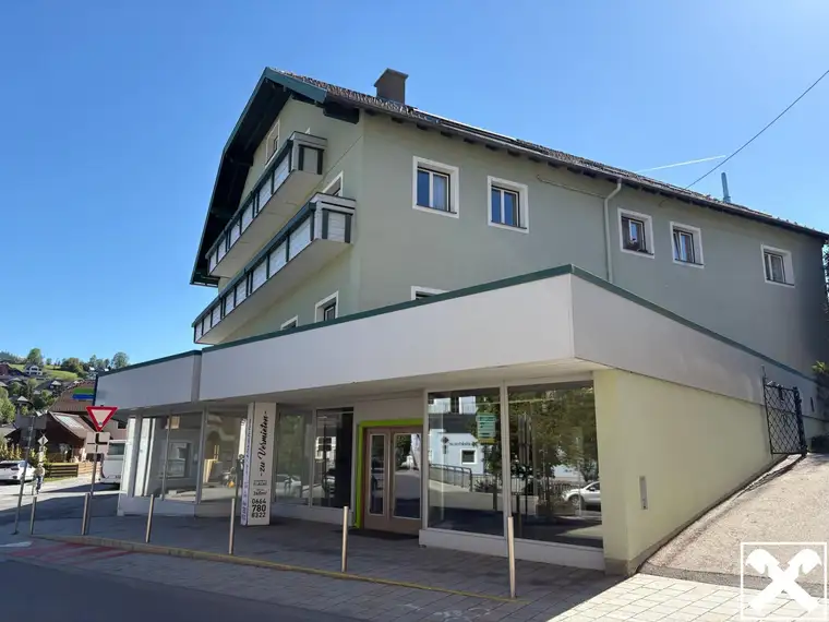 Großzügiges Geschäftslokal in zentraler Lage