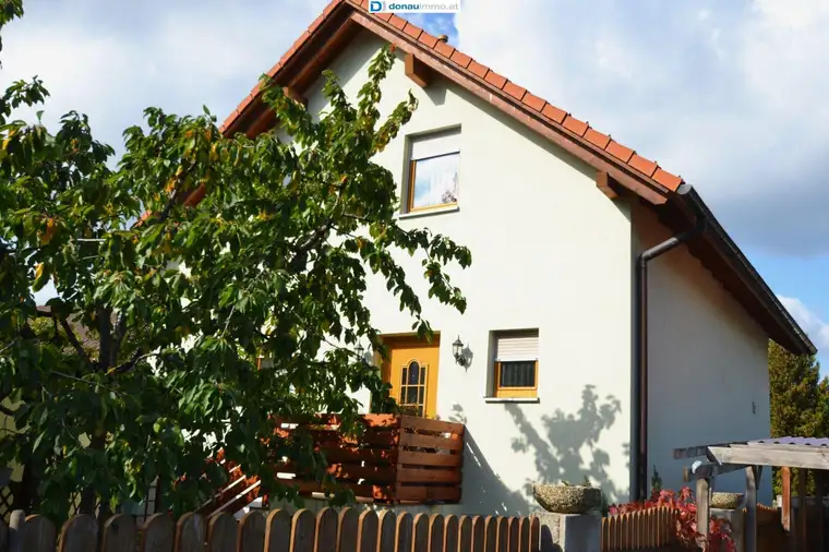 Einfamilienhaus mit Doppelgarage und Garten Nähe Wien im Bezirk Baden