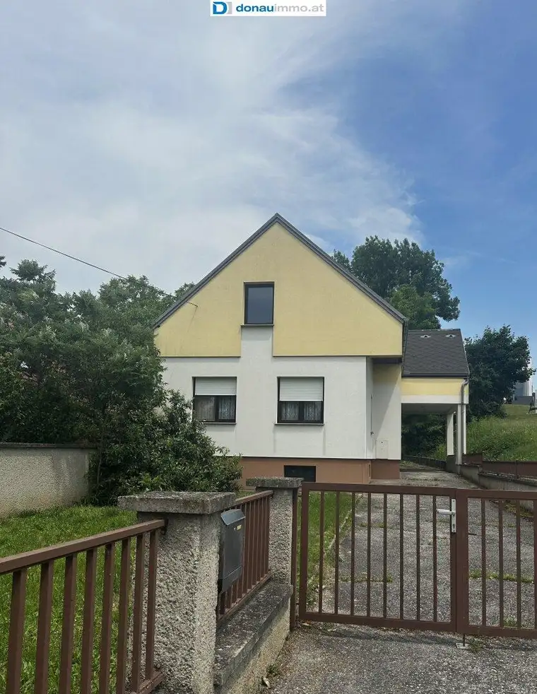 Sehr gepflegtes Einfamilienhaus mit großem Garten in ruhiger aber dennoch zentraler Lage in Stoob