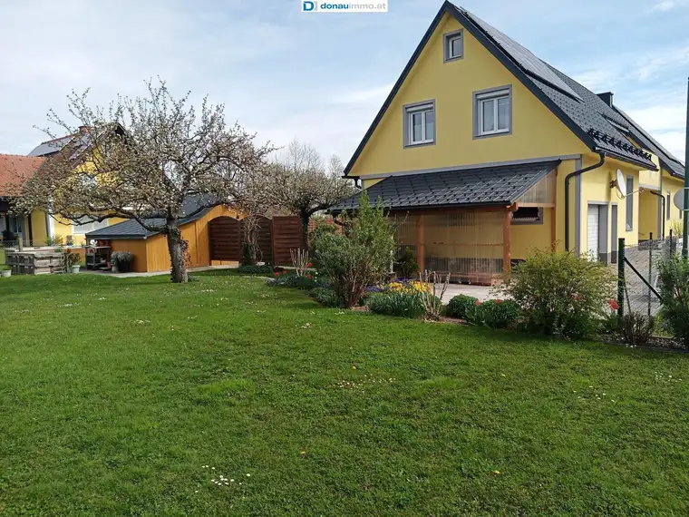 Gepflegtes, großzügiges Haus mit schönem Garten in sonniger Ruhelage in Lebring - auch für 2 Familien möglich