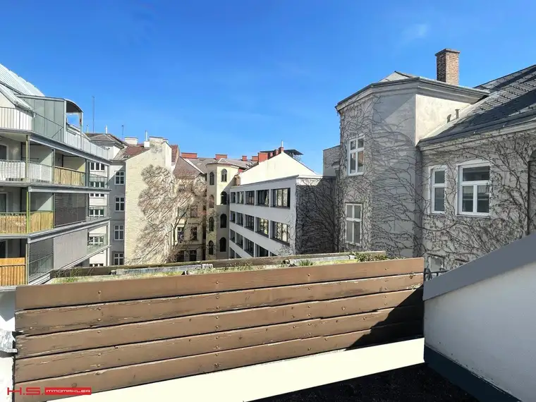 ABSOLUTE TOPLAGE - ERSTBEZÜGE - RENOVIERTES STILJUWEL - SONNIGE 2 ZIMMER APARTMENTS - tlw. GRÜNBLICK - GARAGENOPTION