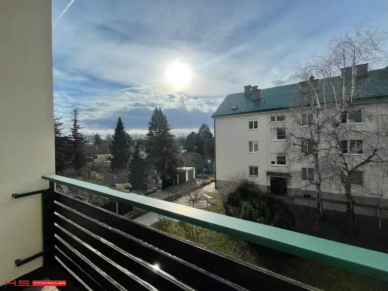 NEUER PREIS - ERSTBEZUG (2023 renoviert) - LOGGIA - GRÜNBLICK - FREIE MIETZINSBILDUNG - GARAGE