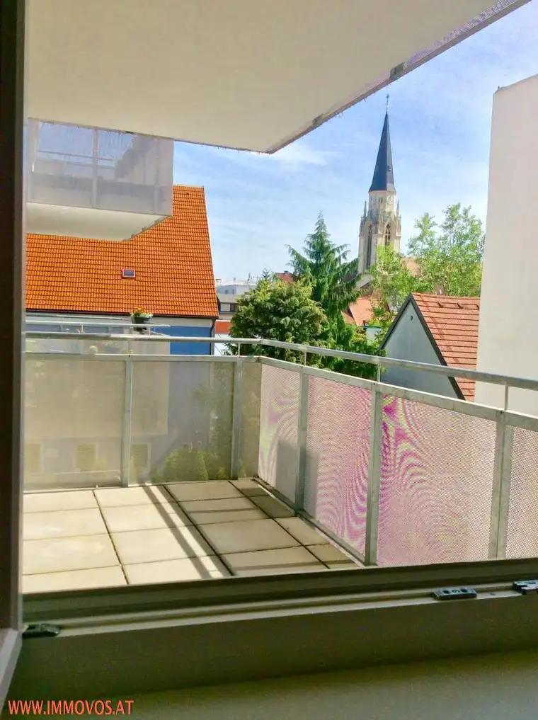 WUNDERSCHÖNE 2 ZIMMER WOHNUNG MIT BALKON IM ZENTRUM VON KORNEUBURG