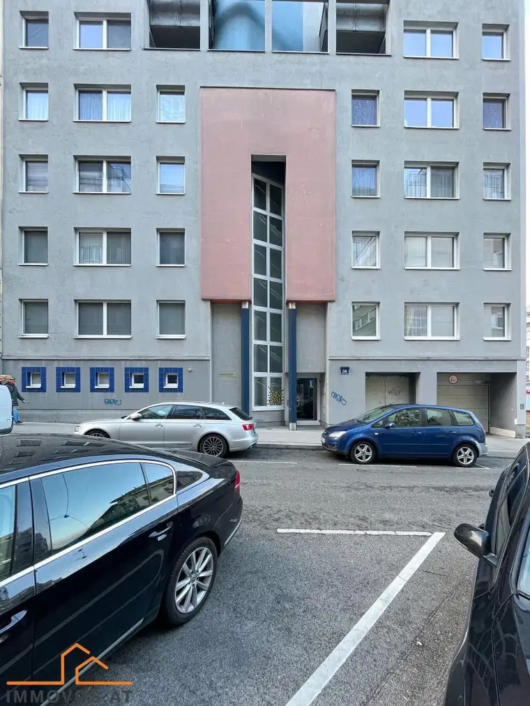 IHR NEUES ZUHAUSE IN DER STADT // KOMPAKT, PRAKTISCH UND PERFEKT ANGEBUNDEN // 1,5 ZIMMER UND GARAGENSTELLPLATZ