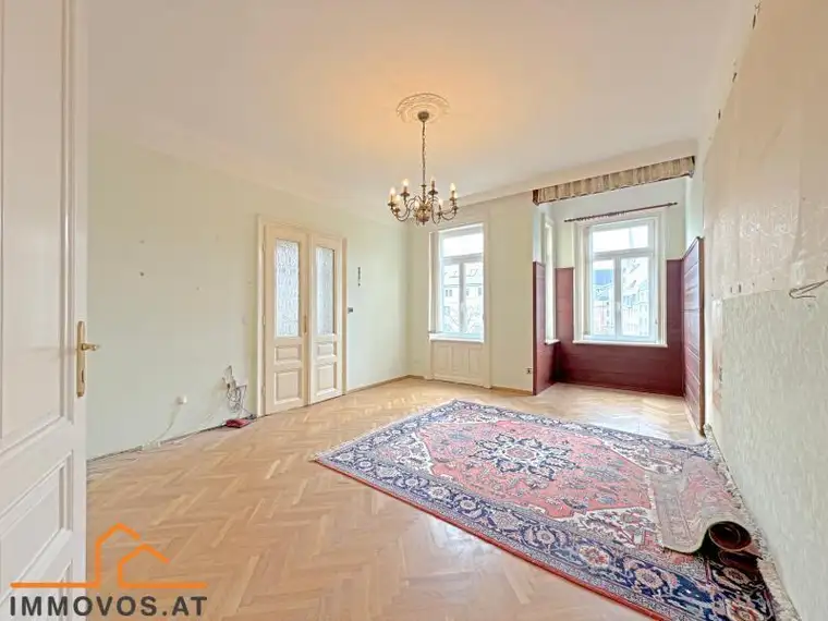 ECK-ALTBAUWOHNUNG sanierungsbedürftig