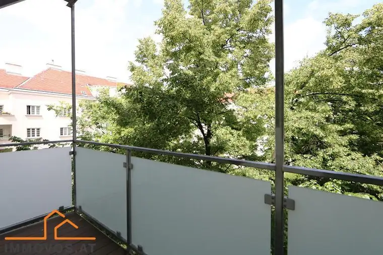IDEALE Kombi aus Komfort &amp; Altbau-Charme: 2,5 Zimmer + Wohn-Küche + 11 m2 Balkon in U-3 Nähe