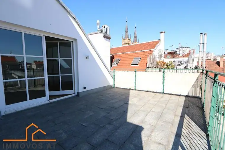  24 m2 Sonnen-Terrasse mit Ausblick im Altbau + 4 Zimmer-Wohnung + alles auf einer Ebene UND barrierefrei!