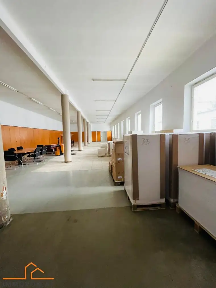  LOFTFLÄCHE im 2.OG sowie im 1. OG unbefristet frei