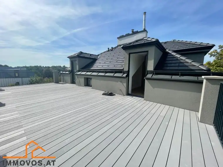 ***GROSSE DACHTERRASSE MIT WUNDERSCHÖNEM GRÜNBLICK***