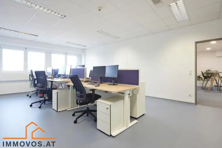MODERNE 555 m2 - BARRIEREFREI - genügend Stellplätze!***