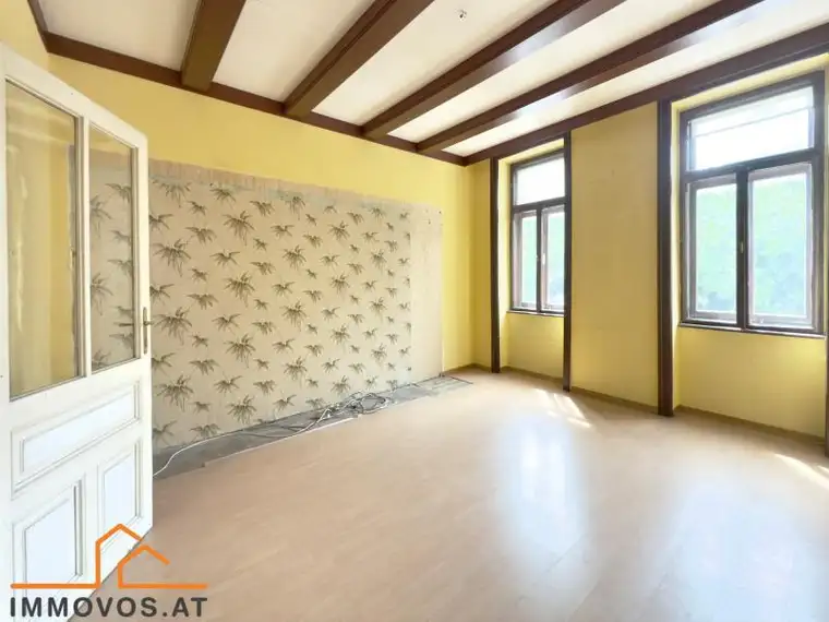 sanierungsbedürftige 2-ZIMMER ALTBAUWOHNUNG
