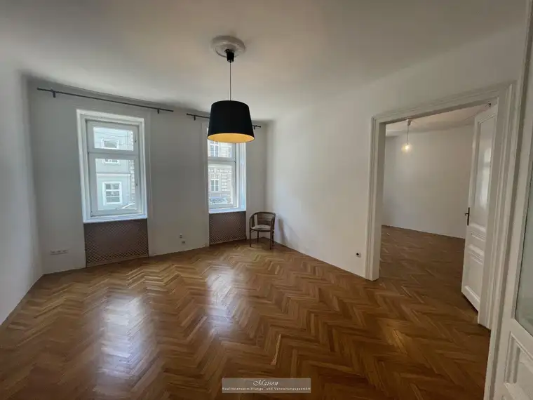 3 ZIMMER ALTBAUEIGENTUM IN PROMINENTER LAGE DES 19. BEZIRKS