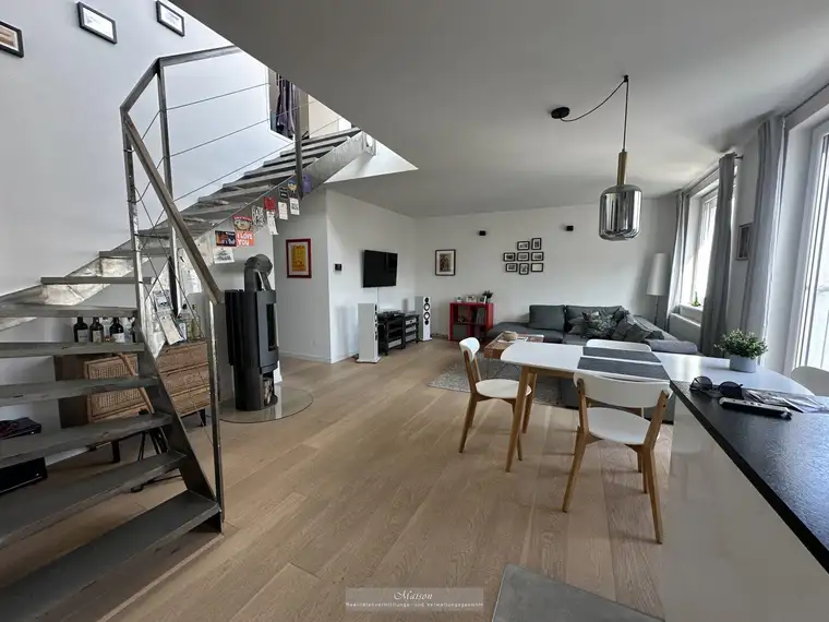 LICHTDURCHFLUTETE DACHTERRASSENMAISONETTE IN ALT-OTTAKRING IN TOPZUSTAND