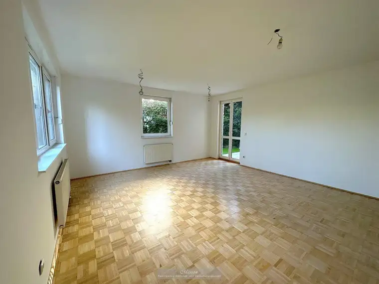 TRAUMHAFTE 5 ZIMMERWOHNUNG MIT TERRASSE UND GARTEN - SANIERUNGSPROJEKT FÜR VISIONÄRE!
