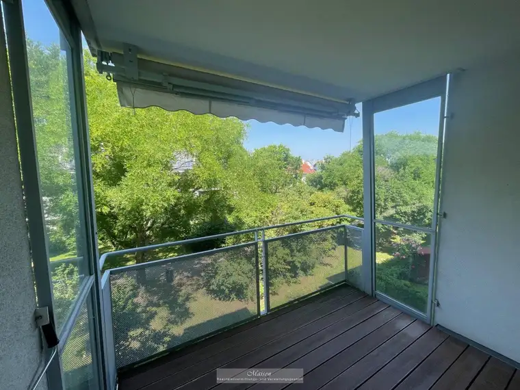 NEUWERTIGE 4 ZIMMER WOHNUNG MIT LOGGIA UND GARAGE IN GRÜNRUHELAGE - IHR NEUES ZUHAUSE WARTET!