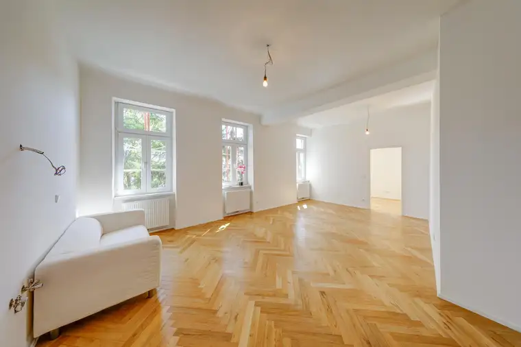 VOLLSANIERTE 2-ZIMMER-WOHNUNG | GROSSER WOHNRAUM | NÄHE WIEN MEIDLING BAHNHOF
