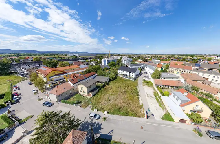 ENTWICKLUNGSGRUNDSTÜCK | ACHAU | NÄHE BAHNHOF | WIDMUNG BKN - 1,25 | RUHIGE WOHNLAGE