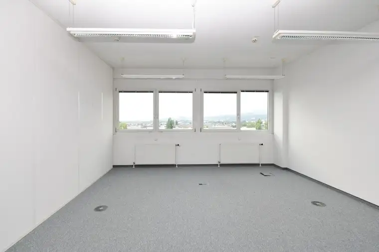Moderne und flexible Bürofläche an Stadtgrenze zu Wien zu mieten