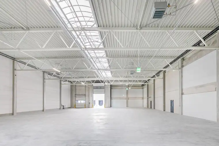 Lagerhalle 1280 m2 mit Büro 490 m2 in 1230 Wien mieten Gewerbeobjekt