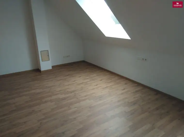 Provisionsfreie 46 m2 Dachgeschoss Wohnung Eigennutzung oder Anlage