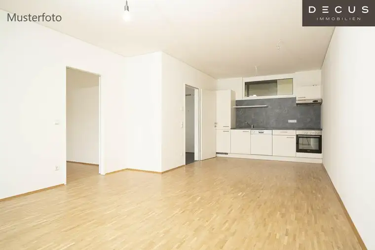 | LICHTDURCHFLUETETE 2 ZIMMERWOHNUNG | NÄHE HAUPTBAHNHOF