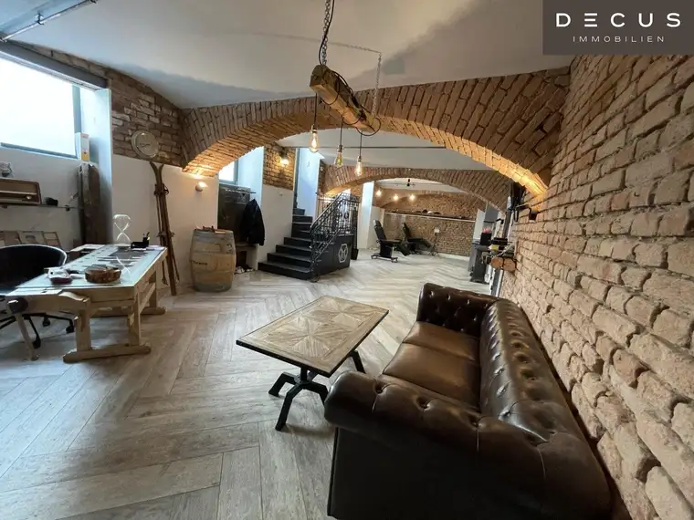 GESCHÄFTSFLÄCHE UND STYLISCHES SOUTTERAIN MIT LOFT-FLAIR