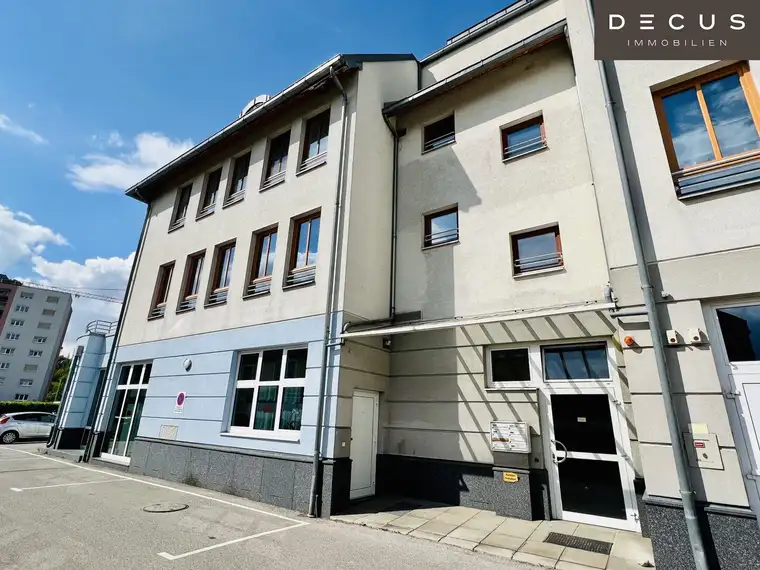 + + + Stellplätze + + + Praktische BÜROFLÄCHE ca. 56 m² + + + St. Pölten + + + NÄHE TRAISENPARK + + +