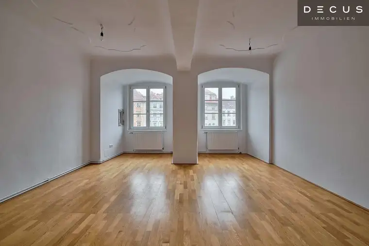 | CHARMANTER ALTBAU | ERSTKLASSIGE LAGE | 5 ZIMMER | MIT BLICK AUF DEN GRAZER HAUPTPLATZ