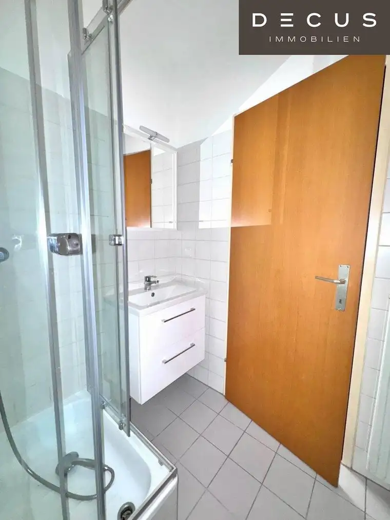 | MÖBLIERTE &amp; HELLE KLEINWOHNUNG | 1 ZIMMER inkl. MINI-KÜCHE | 2. OBERGESCHOSS | CA. 27m²