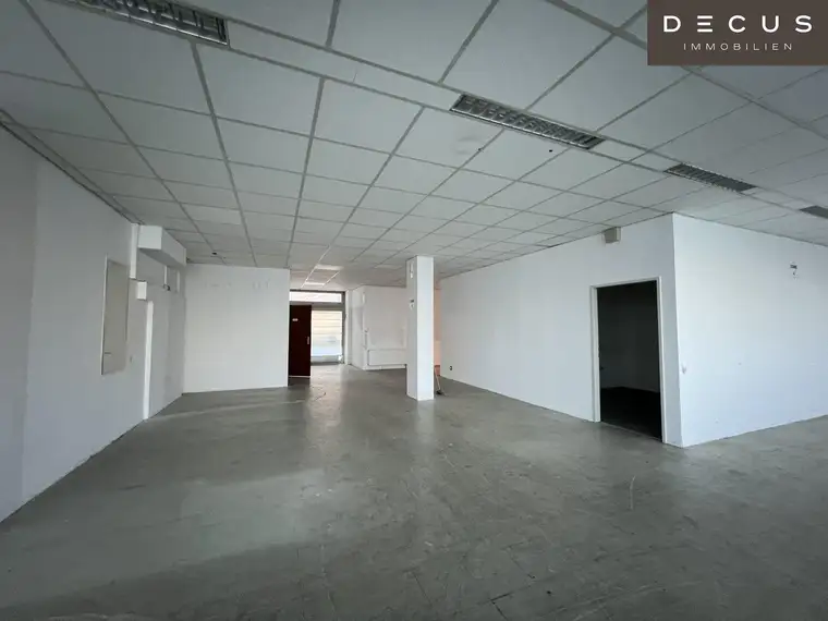 + + + Lager mit integriertem Büro + + + an der Westeinfahrt + + + KEINE KAUTION + + +