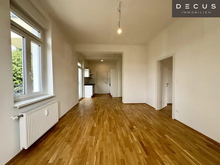 | MODERNE 2-ZIMMER WOHNUNG MIT BALKON | IN WUNDERSCHÖNER VILLA | HELL &amp; GEMÜTLICH | IDEAL FÜR STUDENTEN, SINGELS ODER PÄRCHEN | NÄHE MED-UNI | TOP LAGE