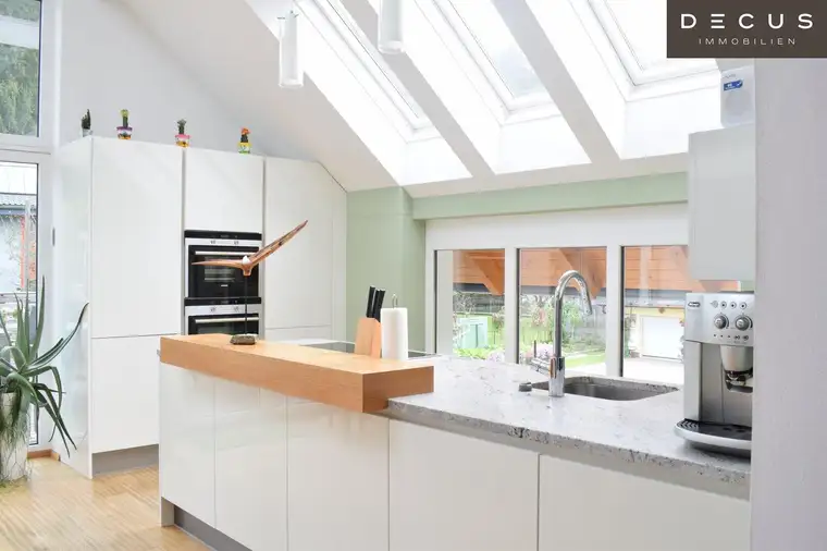 | TRAUMHAFTES MEHRFAMILIENHAUS IN LIGIST | ca. 274 m² WOHNFLÄCHE | MIT GARTEN | 2 TERRASSEN | MODERNE &amp; HOCHWERTIGE AUSSTATTUNG | LICHTDURCHFLUTET | IDYLLISCHE LAGE