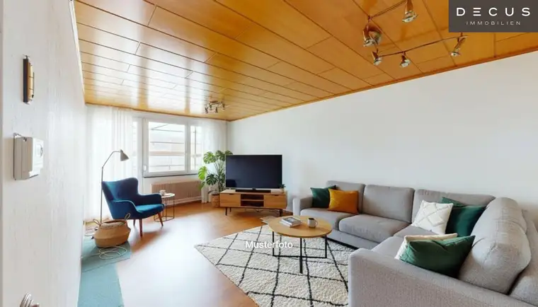 | DREI ZIMMER | NÄHE ERHOLUNGSGEBIET "SEESCHLACHT" | 5 MINUTEN ZUM BAHNHOF | BALKON