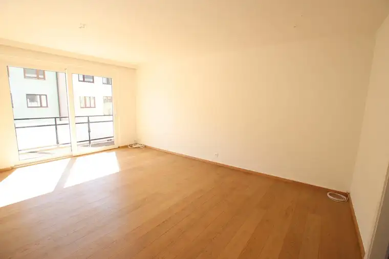 Schöne und sonnendurchflutete 3 Zi Wohnung mit Loggia in Klagenfurt - Feldhofgasse