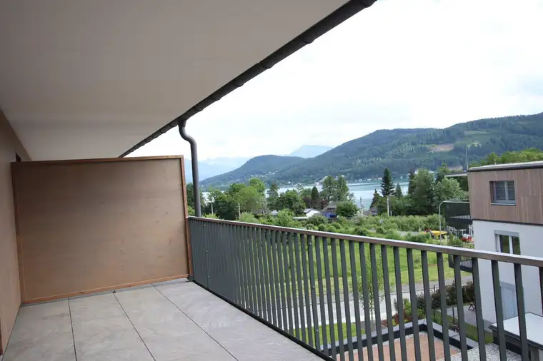 Traumhafte, exclusive 3 - Zi Penthousewohnung mit Seeblick - Erstbezug
