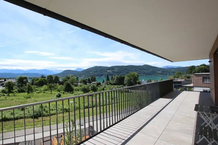 Traumhafte, exclusive 3 - Zi Penthousewohnung mit Seeblick - Erstbezug